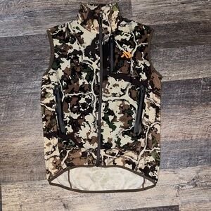 First Lite men’s vest